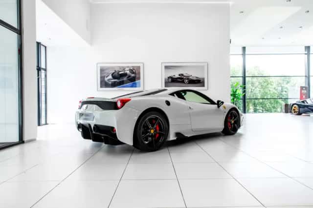 Ferrari 458 (2014) thumbnail 4