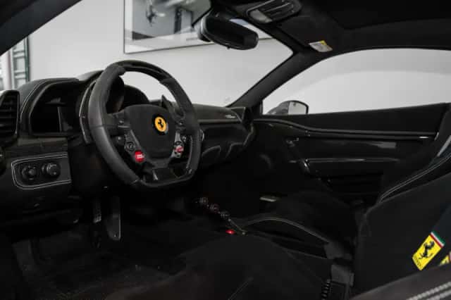 Ferrari 458 (2014) thumbnail 5
