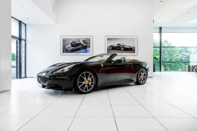 Ferrari California (2010) thumbnail 3
