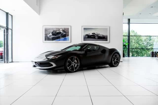 Ferrari 296 GTB (2024) thumbnail 3