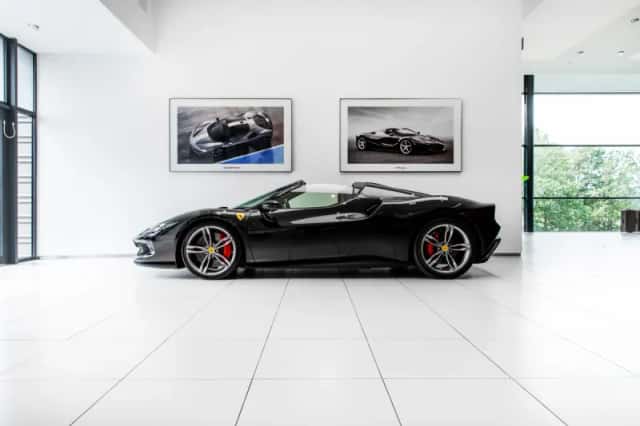 Ferrari 296 GTS (2024) thumbnail 2