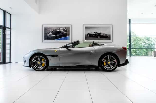 Ferrari Portofino (2019) thumbnail 2