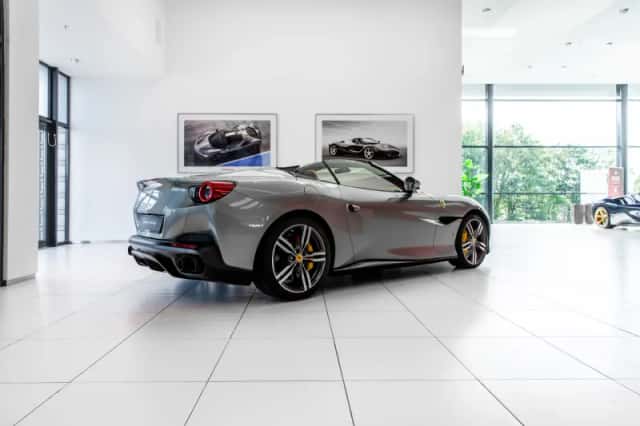 Ferrari Portofino (2019) thumbnail 4
