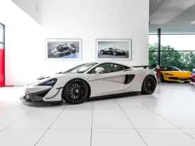 McLaren 570S (2017) thumbnail 2