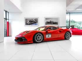Ferrari 488 (2018) thumbnail 2