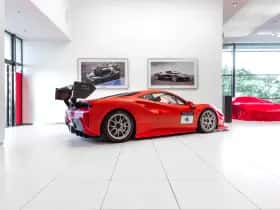 Ferrari 488 (2018) thumbnail 3