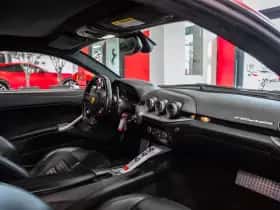 Ferrari F12 (2012) thumbnail 22