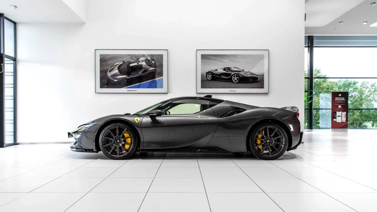 Ferrari SF90 Stradale (2022) — foto 1