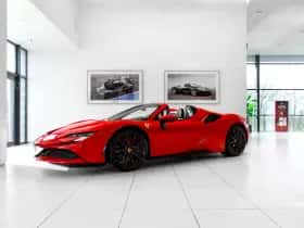 Ferrari SF90 Spider (2023) thumbnail 2