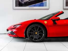 Ferrari SF90 Spider (2023) thumbnail 18
