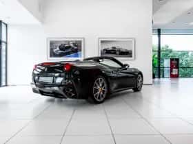 Ferrari California (2012) thumbnail 3
