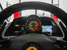 Ferrari 812 Superfast (2018) thumbnail 8