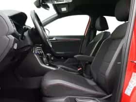 Volkswagen T-Roc (2021) thumbnail 5