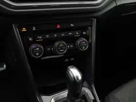 Volkswagen T-Roc (2021) thumbnail 10
