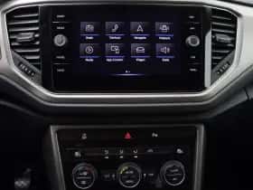 Volkswagen T-Roc (2021) thumbnail 9