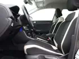 Volkswagen T-Roc (2019) thumbnail 18