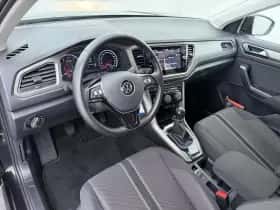 Volkswagen T-Roc (2022) thumbnail 4