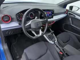 SEAT Arona (2023) thumbnail 4