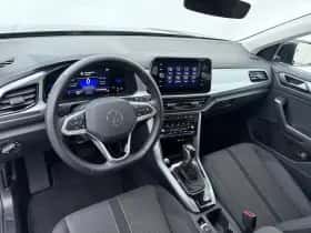 Volkswagen T-Roc (2025) thumbnail 4
