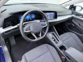 Volkswagen Golf (2024) thumbnail 4