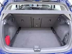 Volkswagen Golf (2024) thumbnail 9