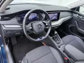 Škoda Octavia (2023) thumbnail 4