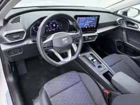SEAT Leon (2023) thumbnail 4