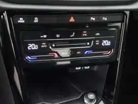 Volkswagen T-Roc (2024) thumbnail 11