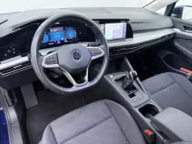 Volkswagen Golf (2023) thumbnail 4