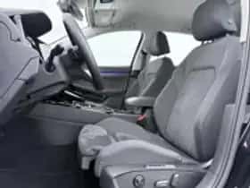 Volkswagen Golf (2023) thumbnail 20