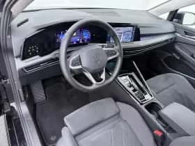 Volkswagen Golf (2023) thumbnail 4