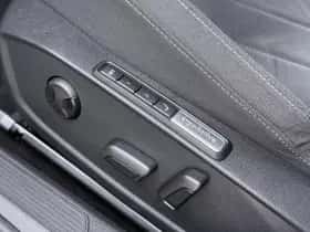 Volkswagen Golf (2023) thumbnail 8