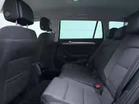 Volkswagen Passat (2022) thumbnail 9