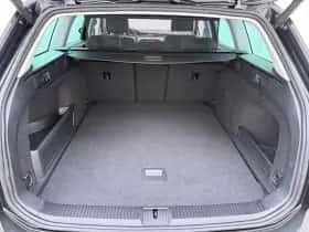 Volkswagen Passat (2022) thumbnail 10