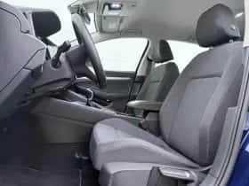 Volkswagen Golf (2024) thumbnail 5