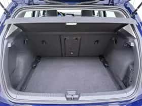 Volkswagen Golf (2024) thumbnail 9