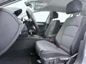Volkswagen Passat (2022) thumbnail 18