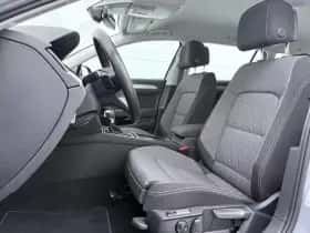 Volkswagen Passat (2022) thumbnail 5