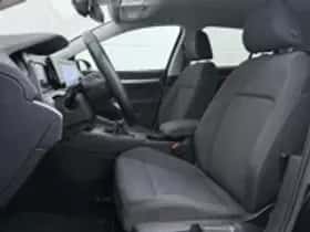 Volkswagen Golf (2022) thumbnail 16