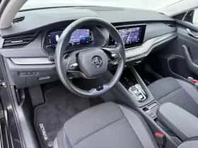 Škoda Octavia (2023) thumbnail 4