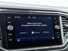 Volkswagen T-Roc thumbnail 11