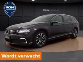 Volkswagen Passat (2022) thumbnail 2