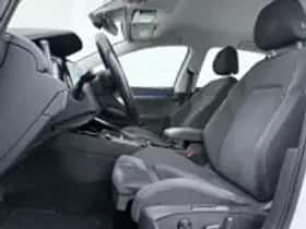 Volkswagen Golf (2023) thumbnail 13