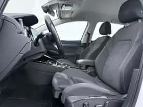 Volkswagen Golf (2023) thumbnail 5