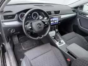 Škoda Superb (2022) thumbnail 4