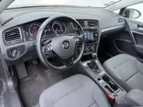 Volkswagen Golf (2020) thumbnail 4