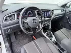 Volkswagen T-Roc (2021) thumbnail 4