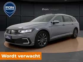 Volkswagen Passat (2022) thumbnail 1