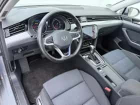 Volkswagen Passat (2022) thumbnail 4