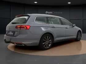Volkswagen Passat (2022) thumbnail 6
